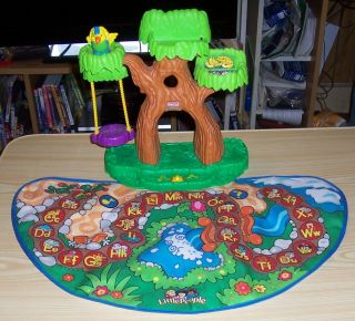 2004 Fisher Price Mattel Little People Alphabet Zoo Musical Mat Tree