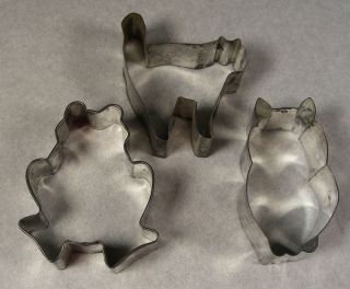 Lot of 3 Vintage Tin Metal Cookie Cutters Cat Owl Frog Old Cutter