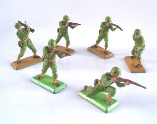 BRITAINS DEETAIL 1971 JOB LOT 6x U.S. ARMY WW2 INFANTRY SOLDIERS ON