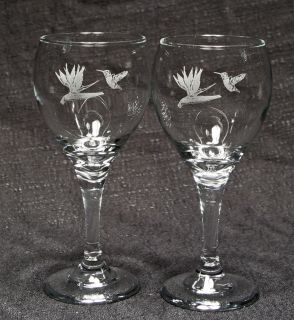 Hummingbird & Bird of Paradise Flower Laser Etched Teardrop Wine Glass