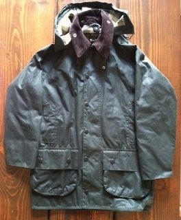Excellent Condition Barbour Beaufort wax cotton jacket with hood green