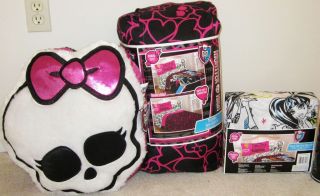 MONSTER HIGH COMFORTER BEDROOM SET~TWIN SHEETS, PLUSH PILLOW & TOTE