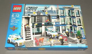 LEGO City 7498 Police Station Large Set w 2 Cars, 6 Minifigures NEW