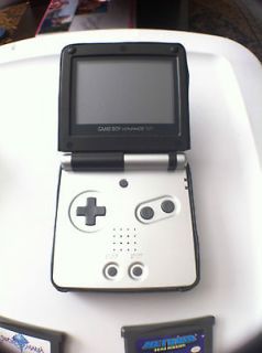 Game Boy Advance SP   Platinum/Ony​x (Limited Edition)