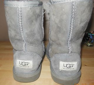 ugg girls size 2 in Girls Shoes