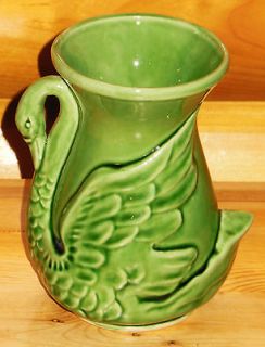 Wonderful Vintage USA # 806 Swan Vase Green Very Nice