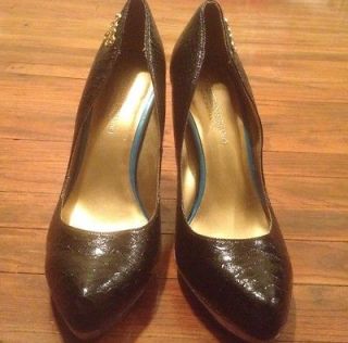 CHRISTIAN SIRIANO FOR PAYLESS Faux Snake Skin Black Gold Pumps Heels