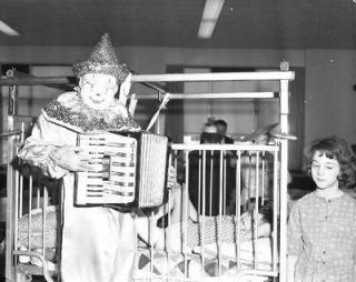 4x5 NEG Shriners Hospital Clowns Performing   18