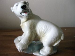 Rare Wade Whimsies Blow Up Polar Bear Mother 1962 White Fish