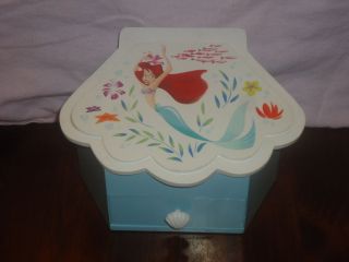 Disney ~Ariel Jewelry Box(New w/a little shelf wear)~Shell sh aped