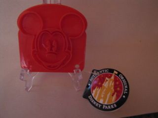 Mickey Mouse Toast/Cookie/ Press Cutter  NWT