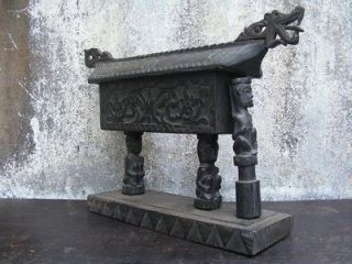 KAYAN TOMB BURIAL CHAMBER Elders Coffin Structure Dayak Sculpture