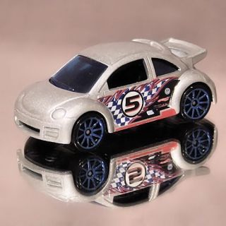 Hot Wheels 2010 Mystery Volkswagen VW Beetle Bug Silver Cup RSI