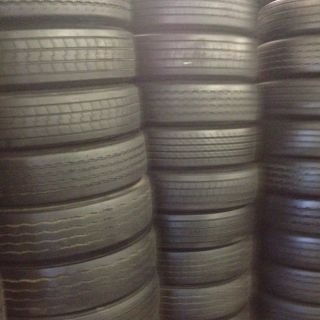 295 75 R22 5 Lo Pro Used Retreads 50 Remaining Tread