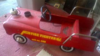 AMF Vintage Pedal Car Firetruck JW2508