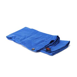 Grand Trunk Microfiber Road Towel (BlueMaterials Microfiber fabricDimensions 24 inches wide x 52 inches longFeatures Hang loop for drying Breathable stuff sack Model RT 01Care Instructions Machine washable )