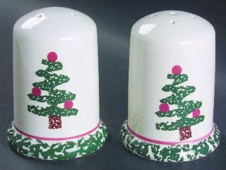 Furio Fuo5 Salt & Pepper Set, Fine China Dinnerware   Green Sponged Rim&Xmas Tre