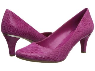 BCBGeneration Gumby Womens 1 2 inch heel Shoes (Pink)
