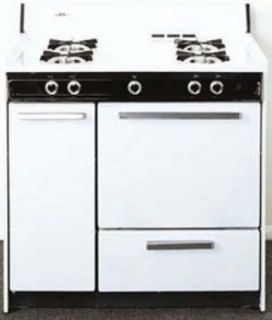 Summit Refrigeration 36 in Basic Range w/ Battery Start Ignition & Lower Broiler Drawer, NG